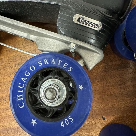 Chicago Skates, Unisex, Skate, Black, Sz 6, Laces,Blue wheels, Roller skates.! - Picture 9 of 12